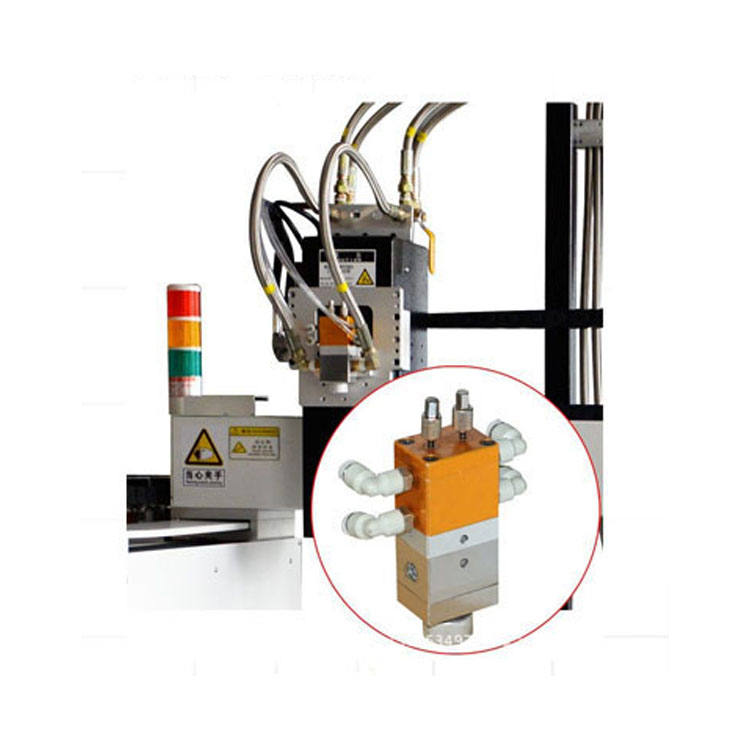 視覺(jué)點(diǎn)膠機(jī).jpg 視覺(jué)點(diǎn)膠機(jī).jpg